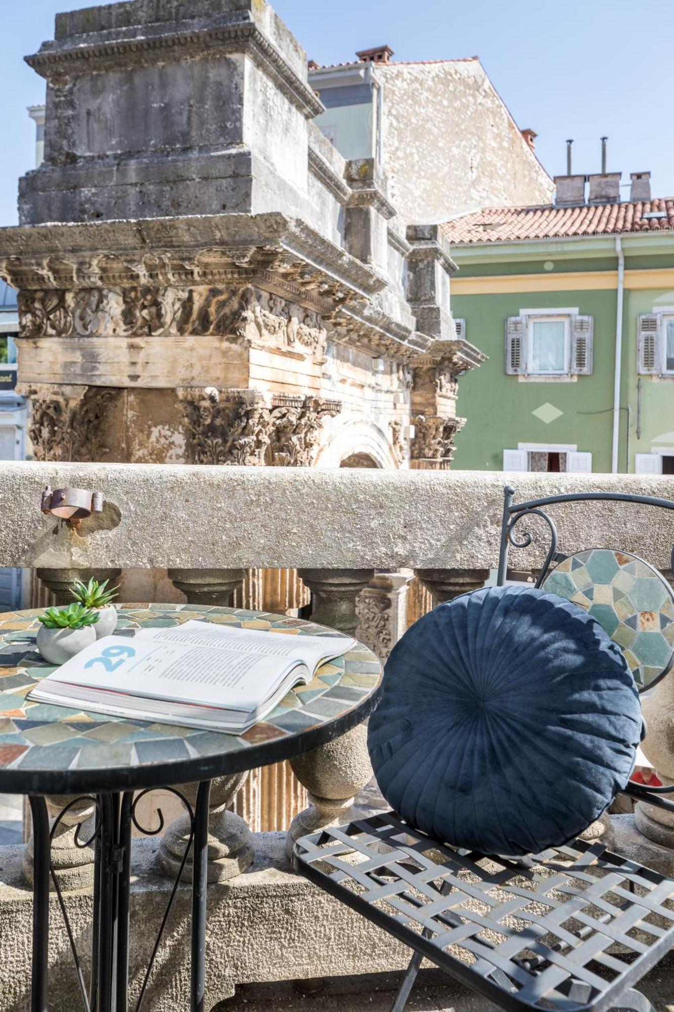 PUY Boutique Suites Joyce מראה חיצוני תמונה