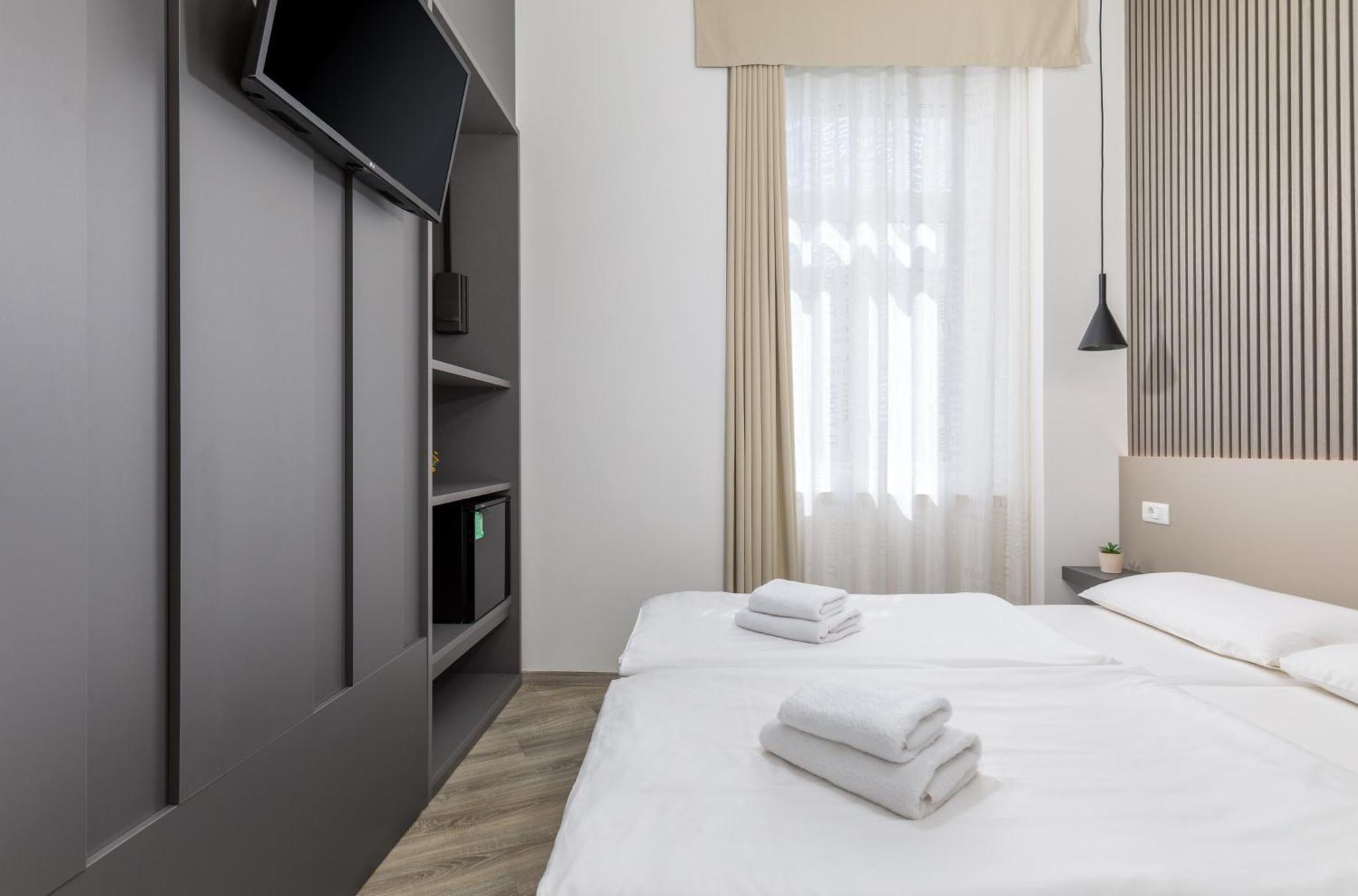 PUY Boutique Suites Joyce מראה חיצוני תמונה