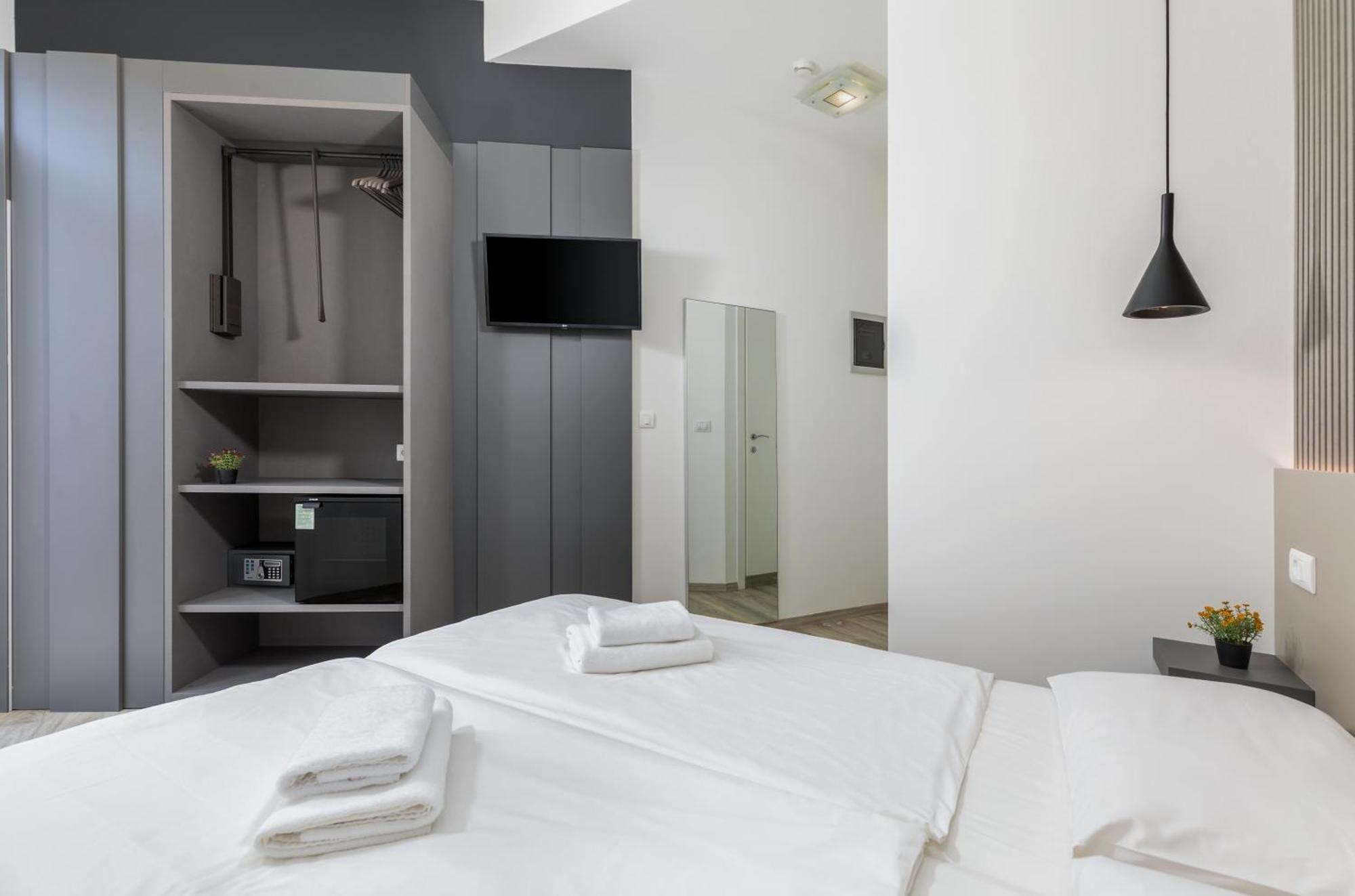 PUY Boutique Suites Joyce מראה חיצוני תמונה
